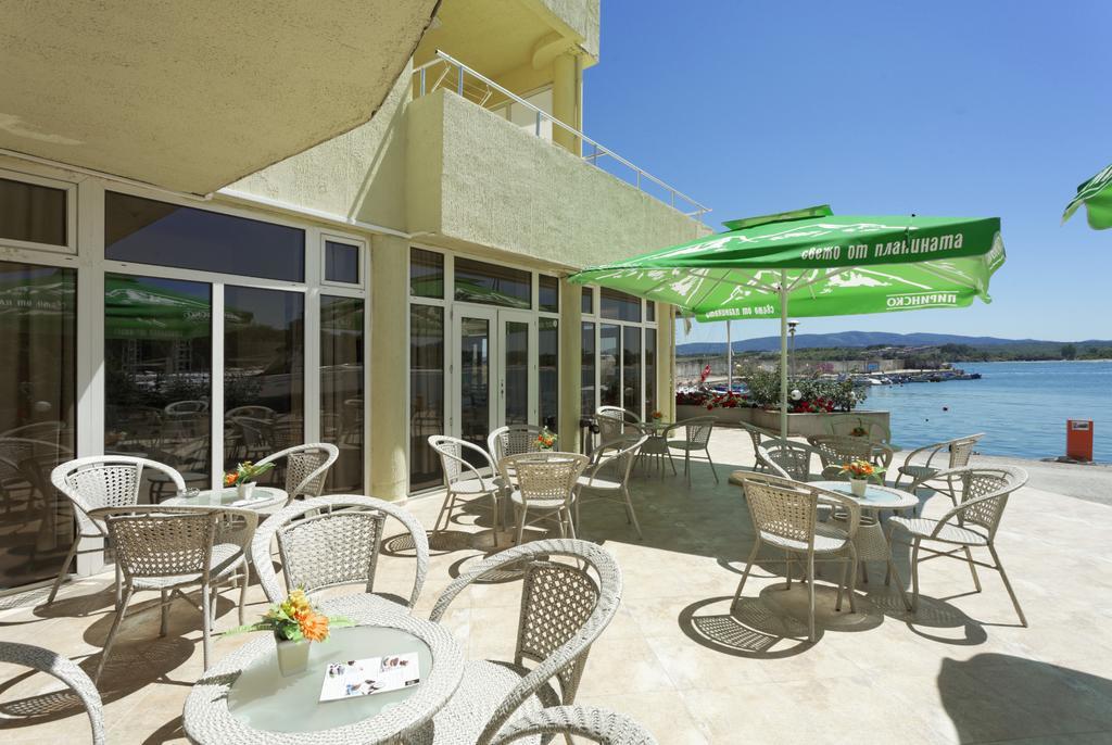 Hotel Marina Kiten  Exteriör bild