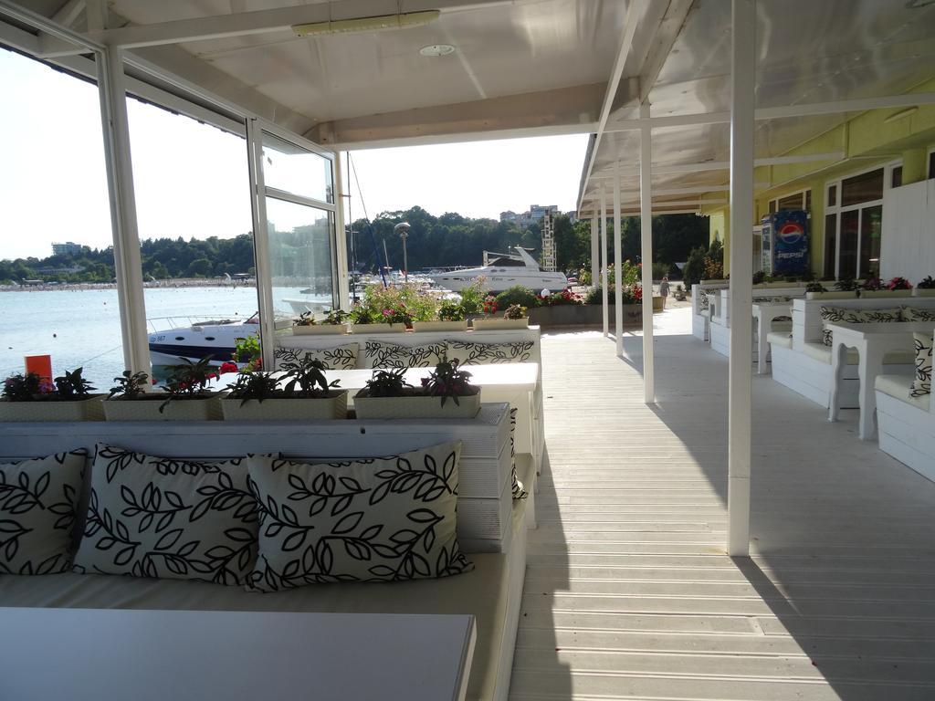 Hotel Marina Kiten  Exteriör bild