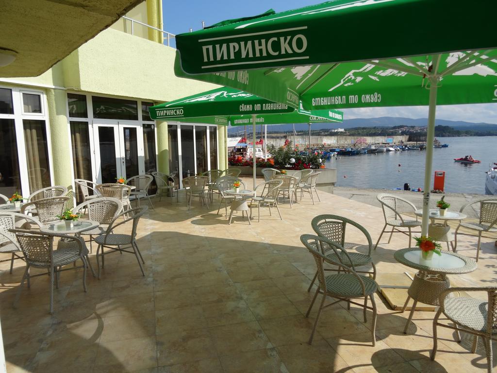 Hotel Marina Kiten  Exteriör bild
