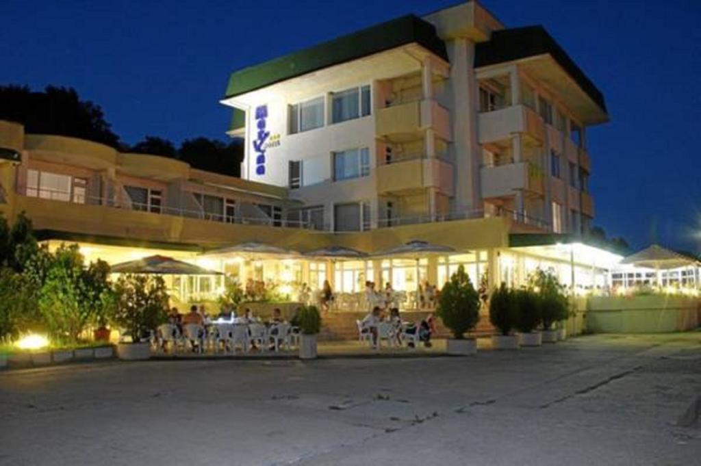 Hotel Marina Kiten  Rum bild