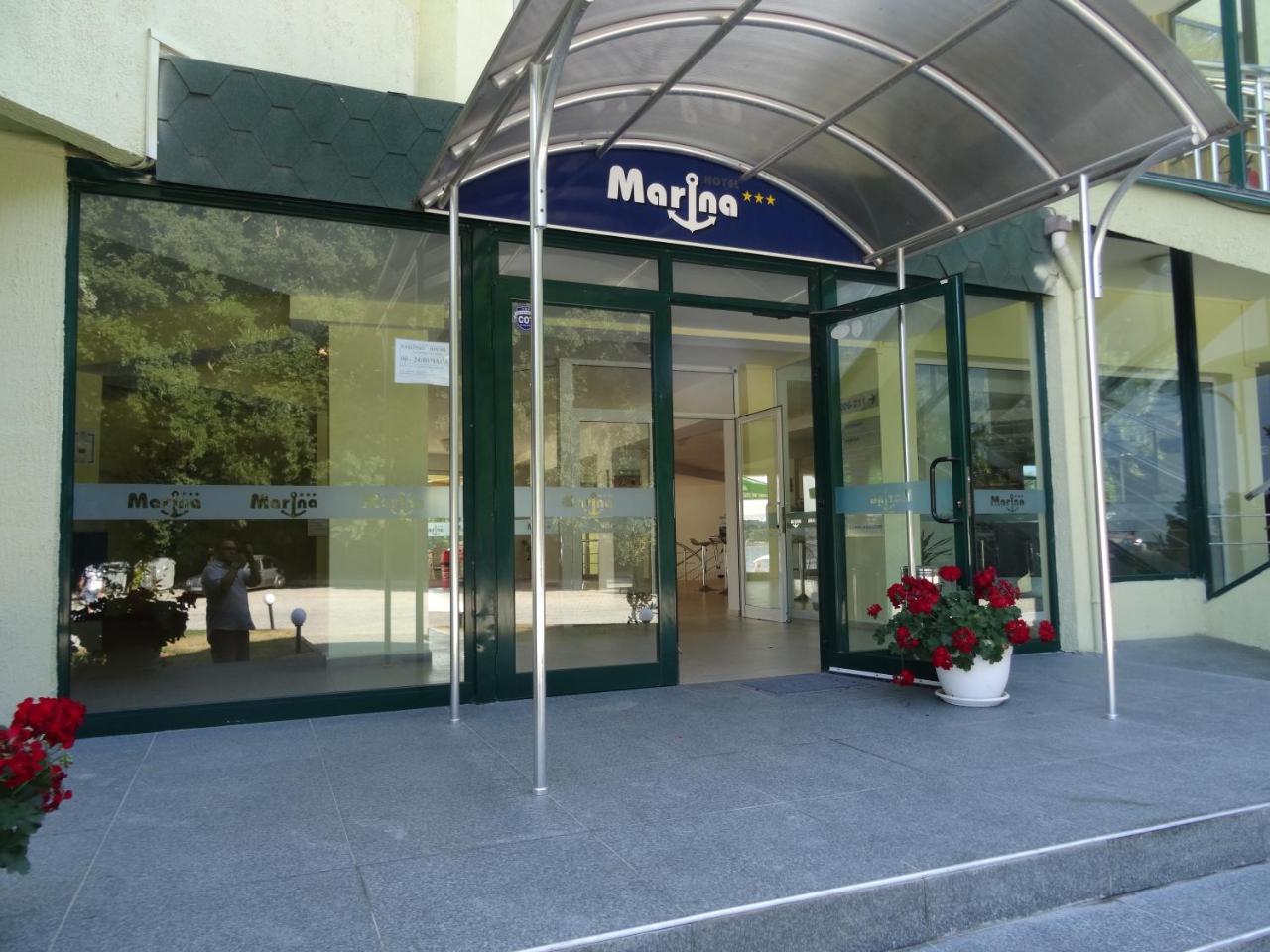 Hotel Marina Kiten  Exteriör bild